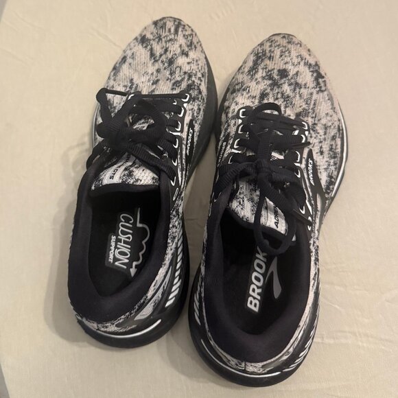 Brooks Adrenaline GTS 23 running shoe women's 6.5 - Picture 1 of 5